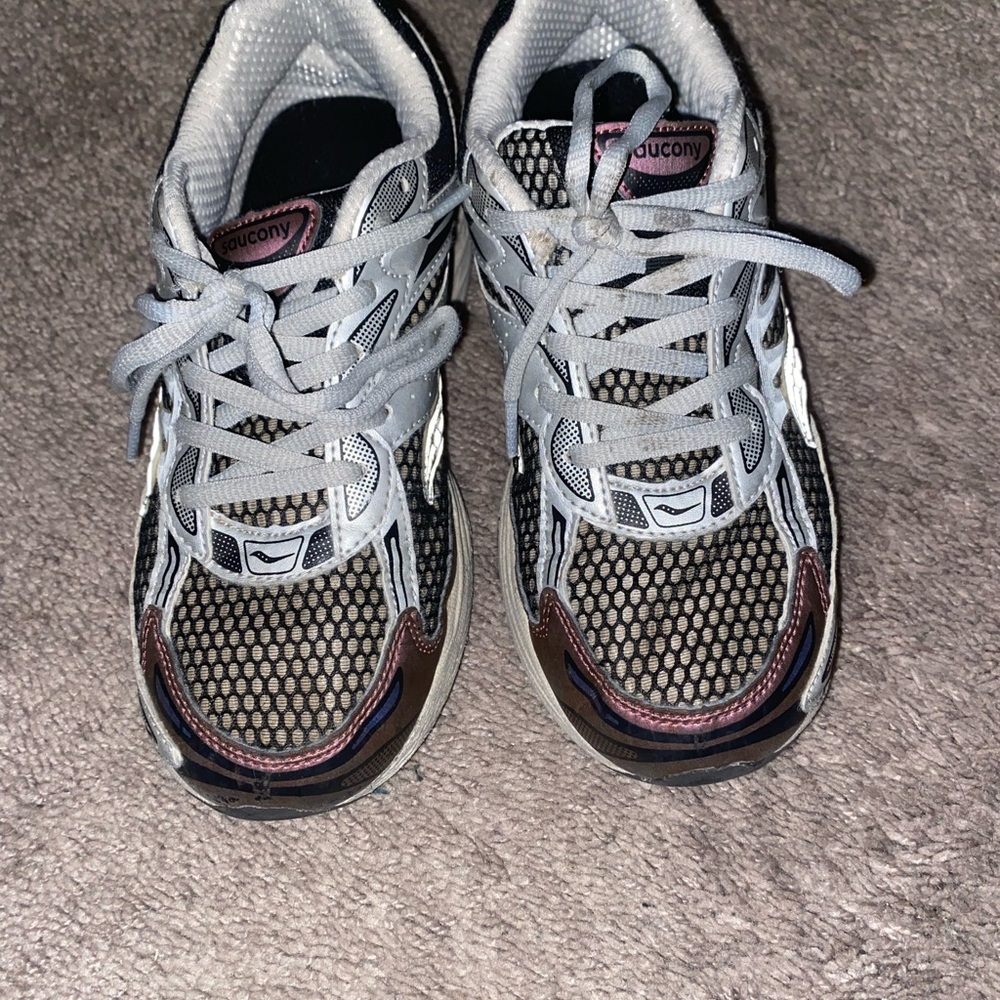 Saucony Omni 9 Boys Running Shoes